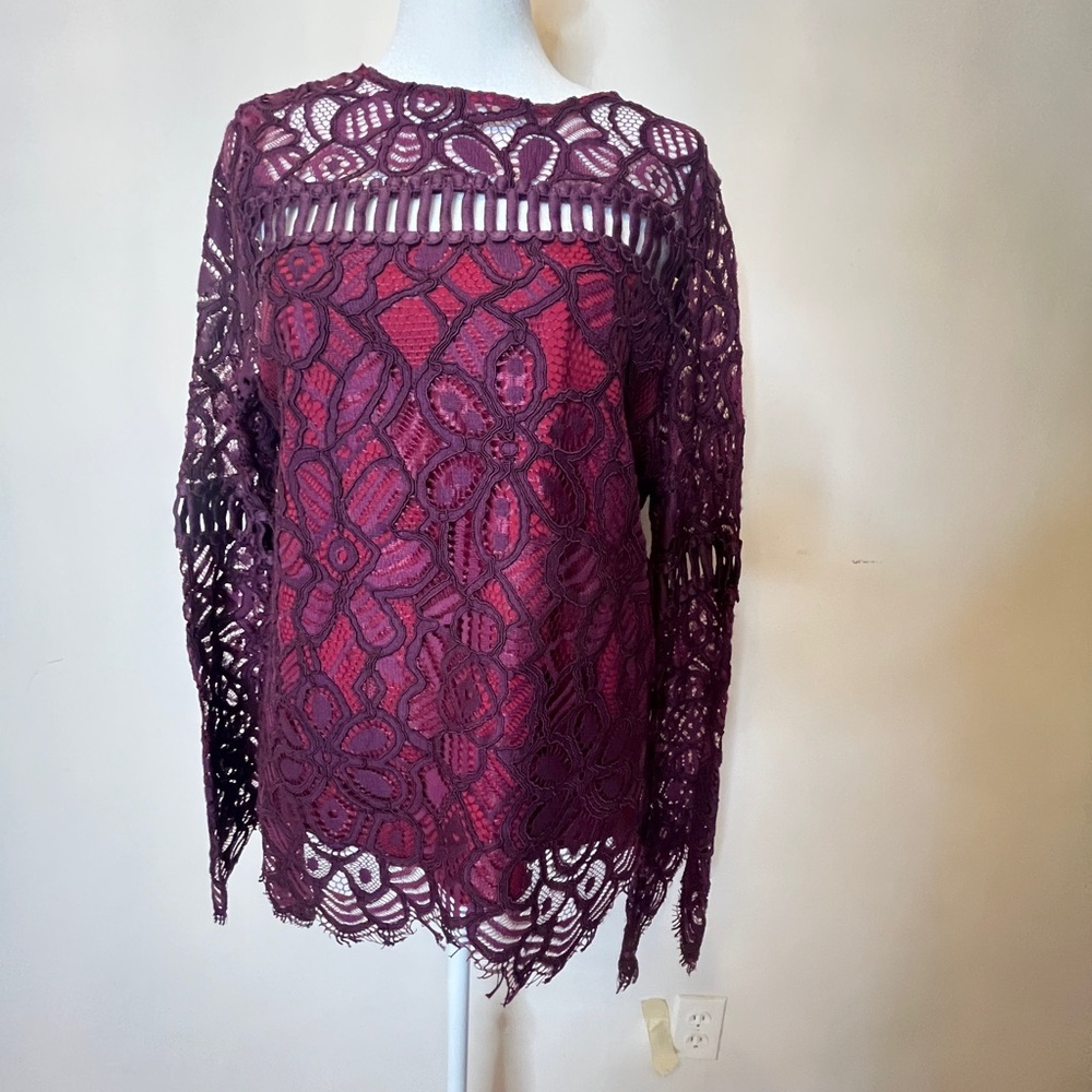 Allison New York lace top size  S/P